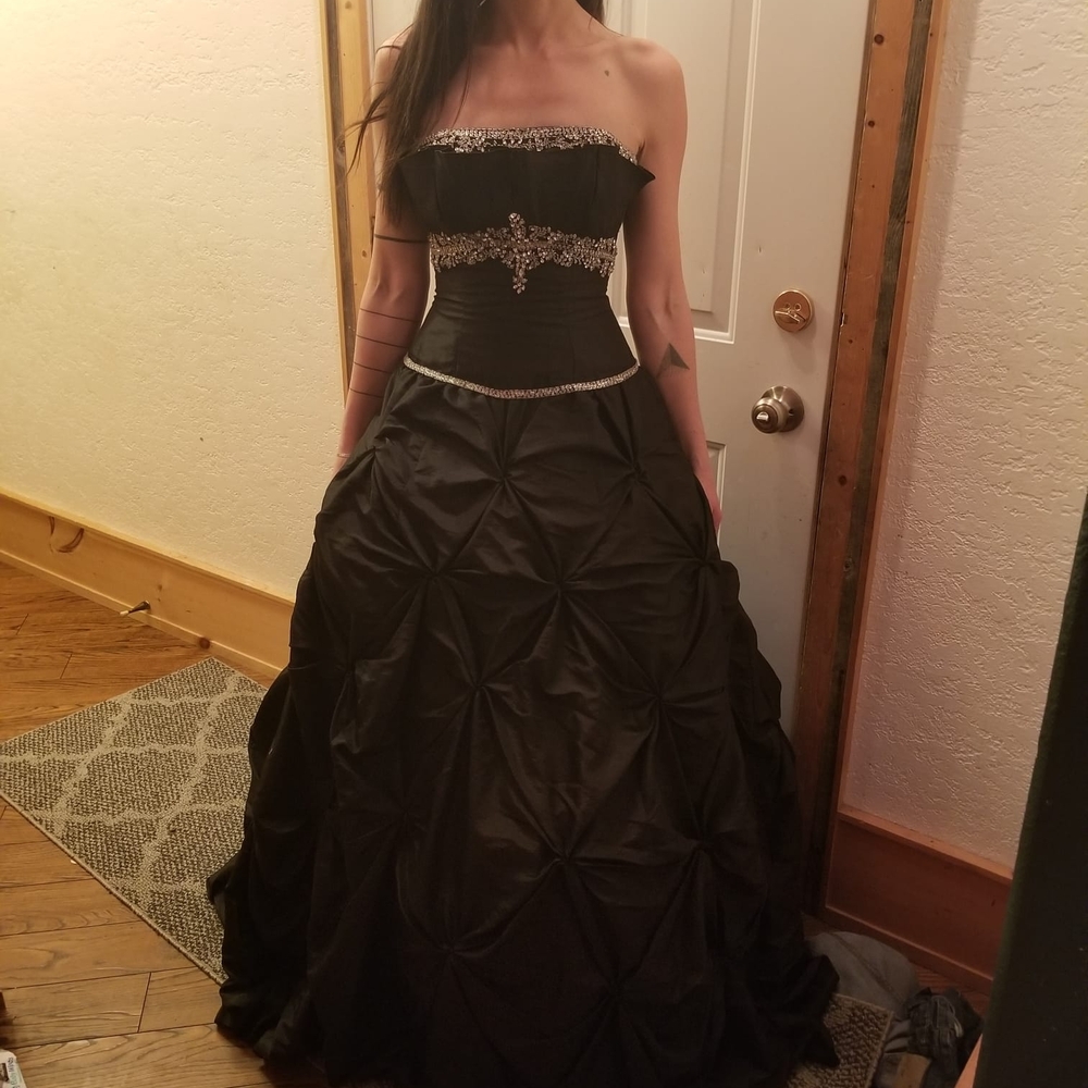 Elegant Black Strapless Prom Dress